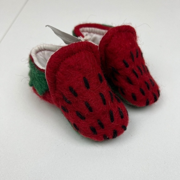 Handmade Felt Baby Strawberry Booties 4.5in Long Estimated Sz 12 months - Picture 1 of 5